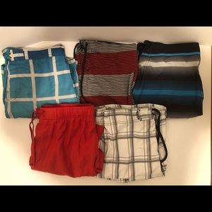 Size 34 board shorts (Lot 2)